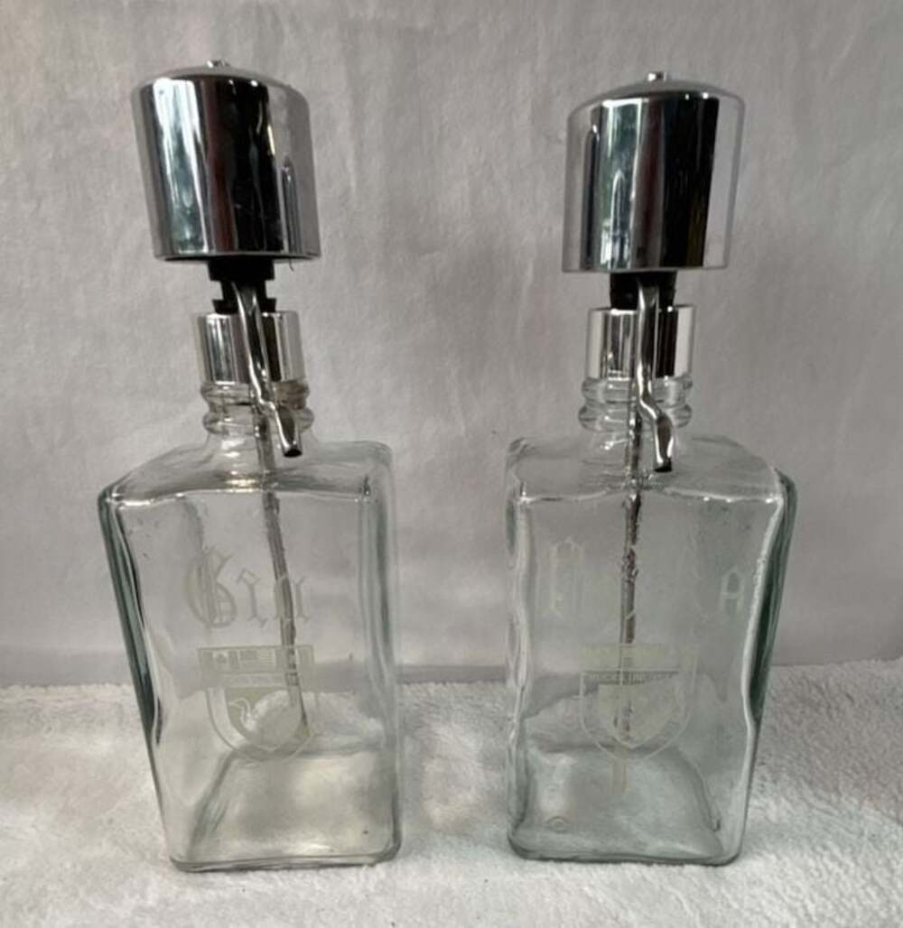 Vintage Ducks Unlimited Etched Glass Liquor‎ Pump Decanter Set Gin & Vodka
